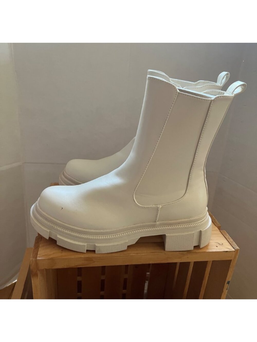 Chunky Sole Chelsea Boots Zara Size 9 Cream Faux Leather Mid Calf Combat Booties - Picture 15 of 16